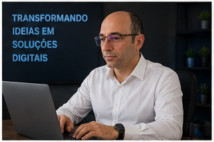 William Lima em ambiente tecnológico com painel sobre soluções digitais, representando dispositivos conectados e Internet das Coisas.